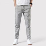 Till™ | Leichte Tapered-Hose mit stabilem Bund